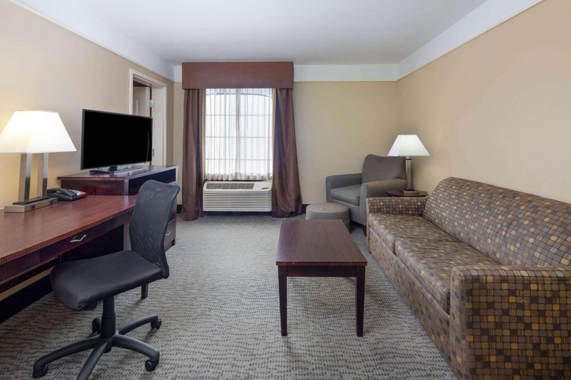 La Quinta By Wyndham Savannah Airport - Pooler