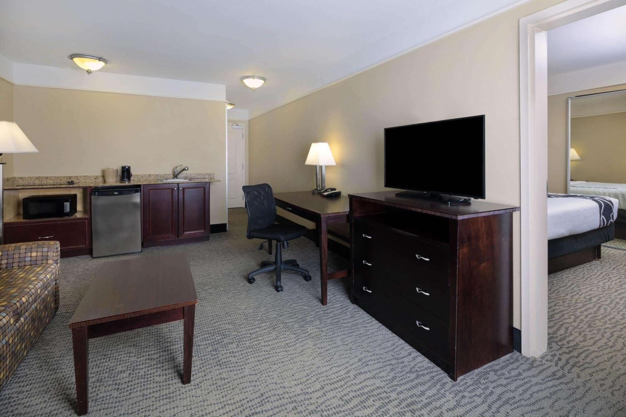 La Quinta By Wyndham Savannah Airport - Hotel