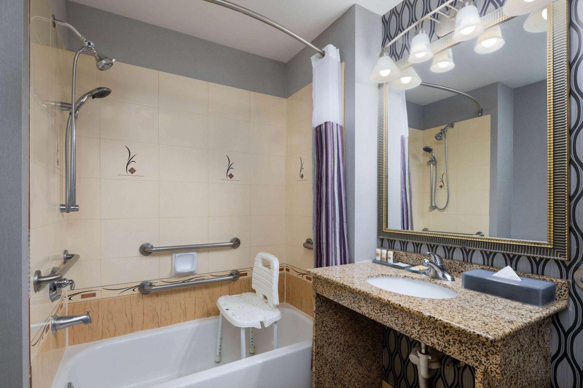 La Quinta By Wyndham Savannah Airport - Hotel
